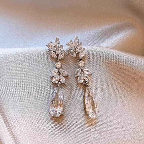 3/$35 Crystal Dangle Drop Earrings Silver Tone Bridal Wedding Party Jewelry - Picture 8 of 8